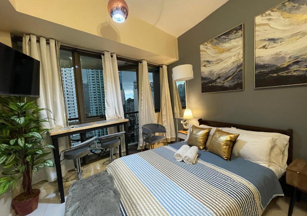 Legazpi Village Apartment | Sky Staycation KL Greenbelt, Isabel's Makati Rooms