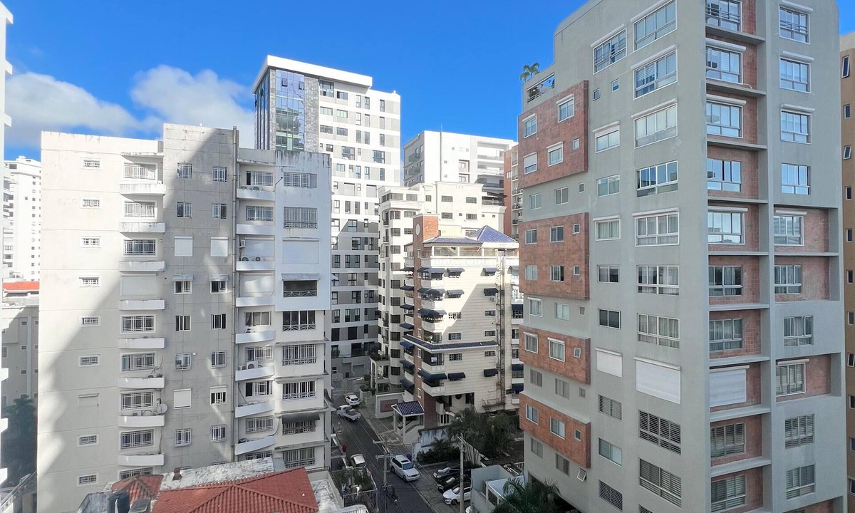 Yolanda Morales Apartment | SOPHISTICATED & STYLISH APARTMENT IN PRIME LOCATION!