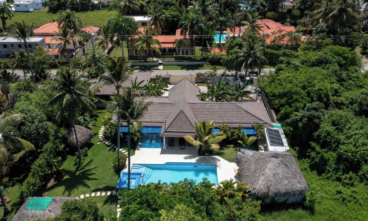 Sosua Villa | SOSUA Luxury 9-BDR Villa : 20 Guests : POOL