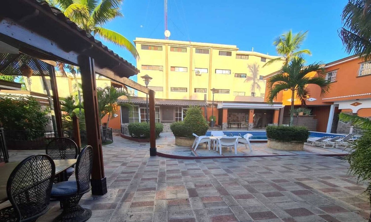 Reparto Ibarra Villa | Spacious Private Villa w/ Pool in Boca Chica - LARGE GROUPS & EVENTS