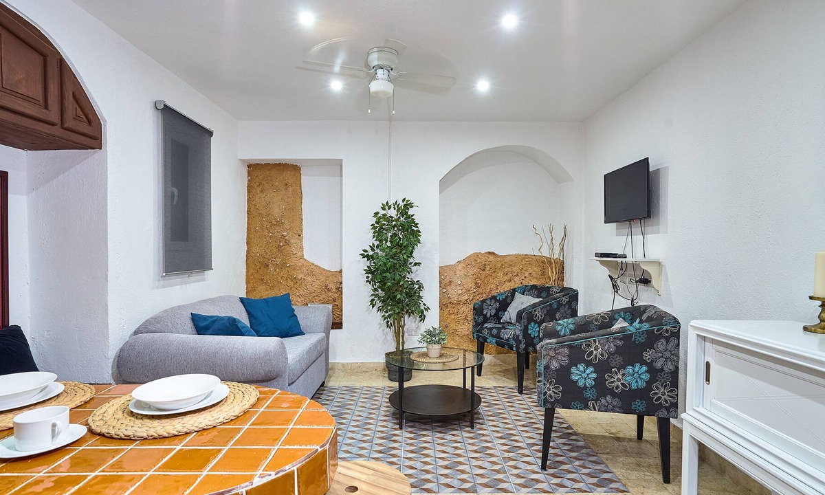 Gascue Apartment | Splendid two bedrooms Colonial loft with Roof Top Terrace