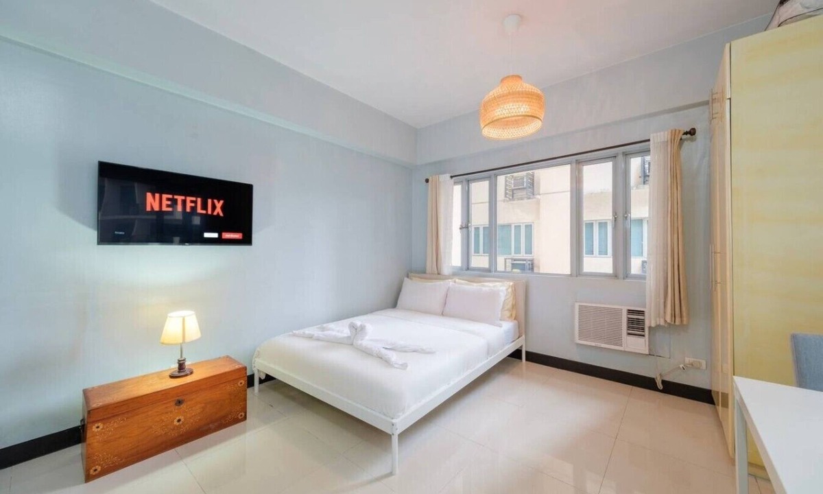 Pinagsama Apartment | StayHere Morgan Suites Studio Near Venice Mall