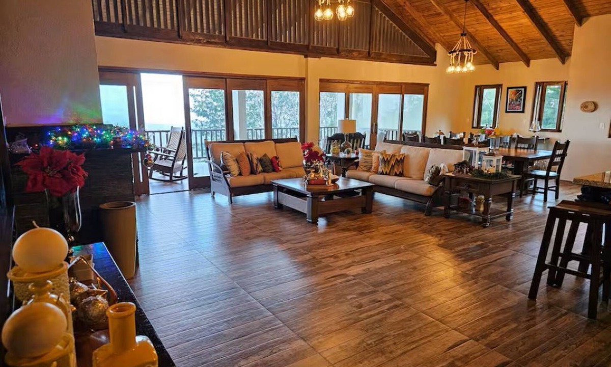 Jarabacoa Villa | Stunning View Getaway w/Jacuzzi & Cool Breeze