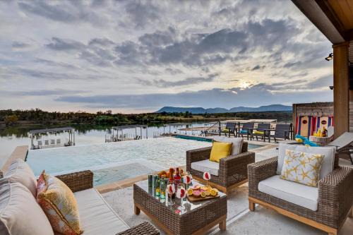 Kingsland House | Sunset Oaks I with Concierge Services
