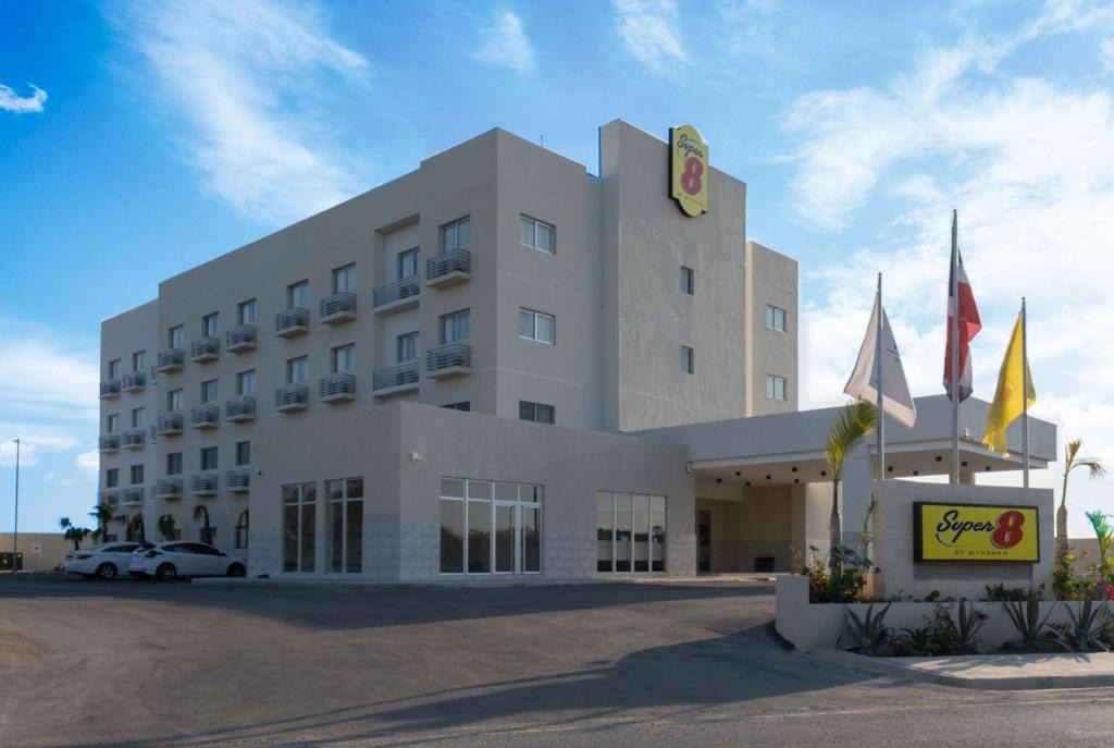 Pepillo Salcedo Hotel | Super 8 by Wyndham Manzanillo