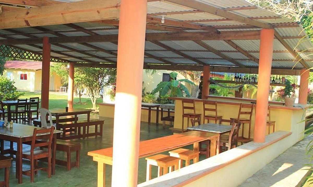 Cabarete Hostel | SURFER'S PARADISE - inexpensive dormitory beds steps from Encuentro beach