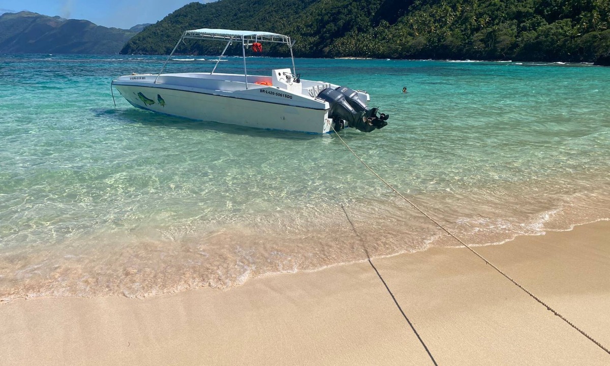 Samana Boat Rental | te llevamos a visitar las playas mas hermosas de nuestra provincia