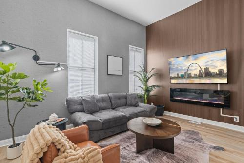 Soulard Apartment | The Brickline Flat Modern 1BR Near Soulard