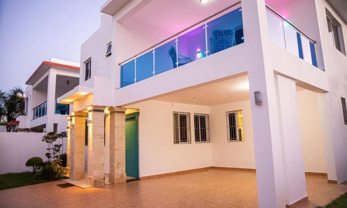 Santiago de los Caballeros House | THE WHITE HOUSE OF GURABO