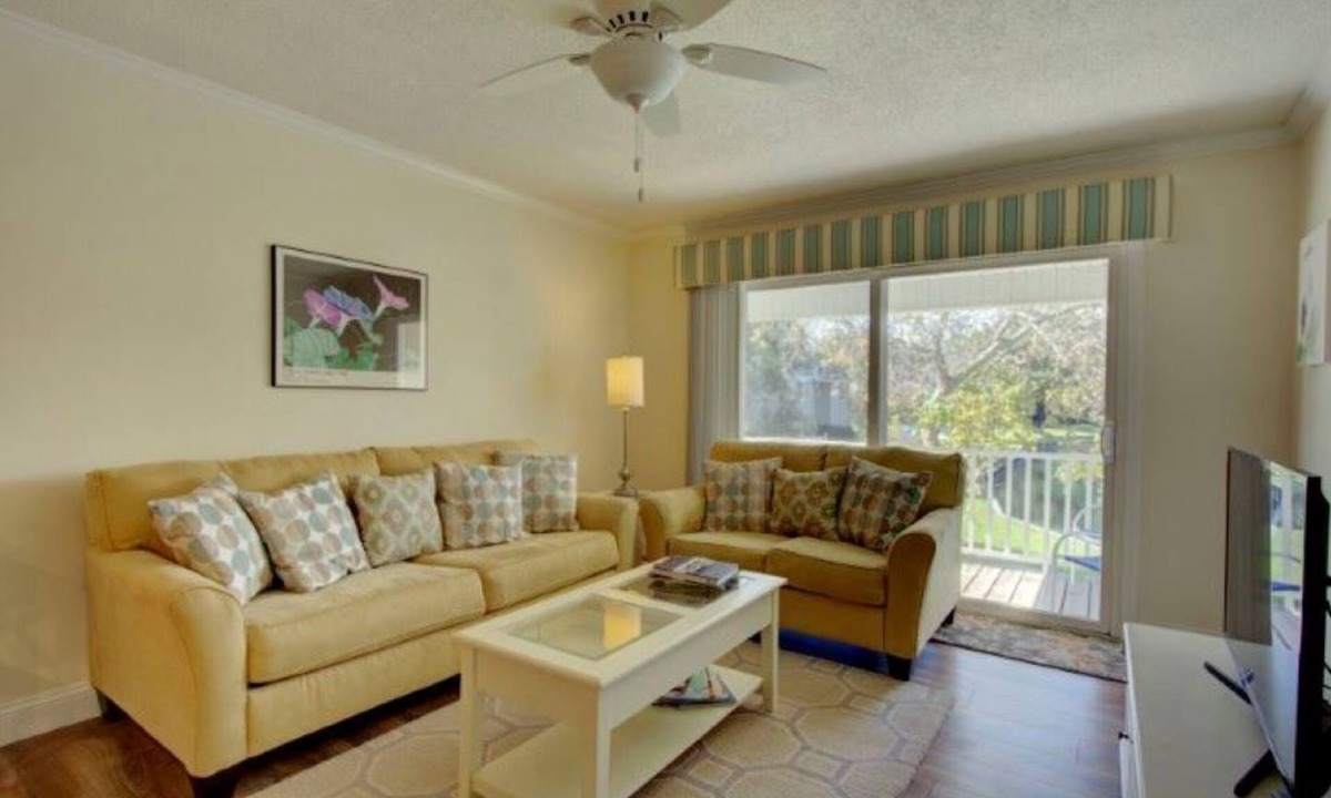 Demere Park Condo | Thinking about Labor Day or Fall Break? Who needs leaves-Ocean Breeze for you!