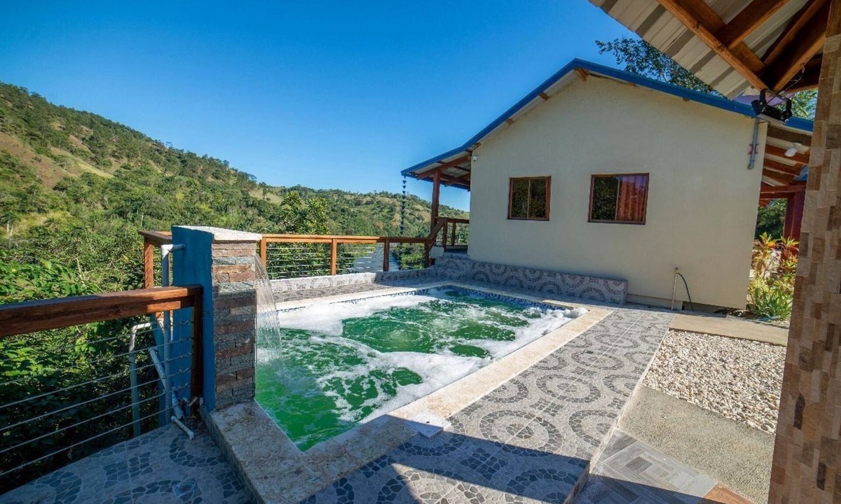 Jarabacoa Villa | Villa Azul in Jarabacoa, a mountain refuge, next to the Yaque River.