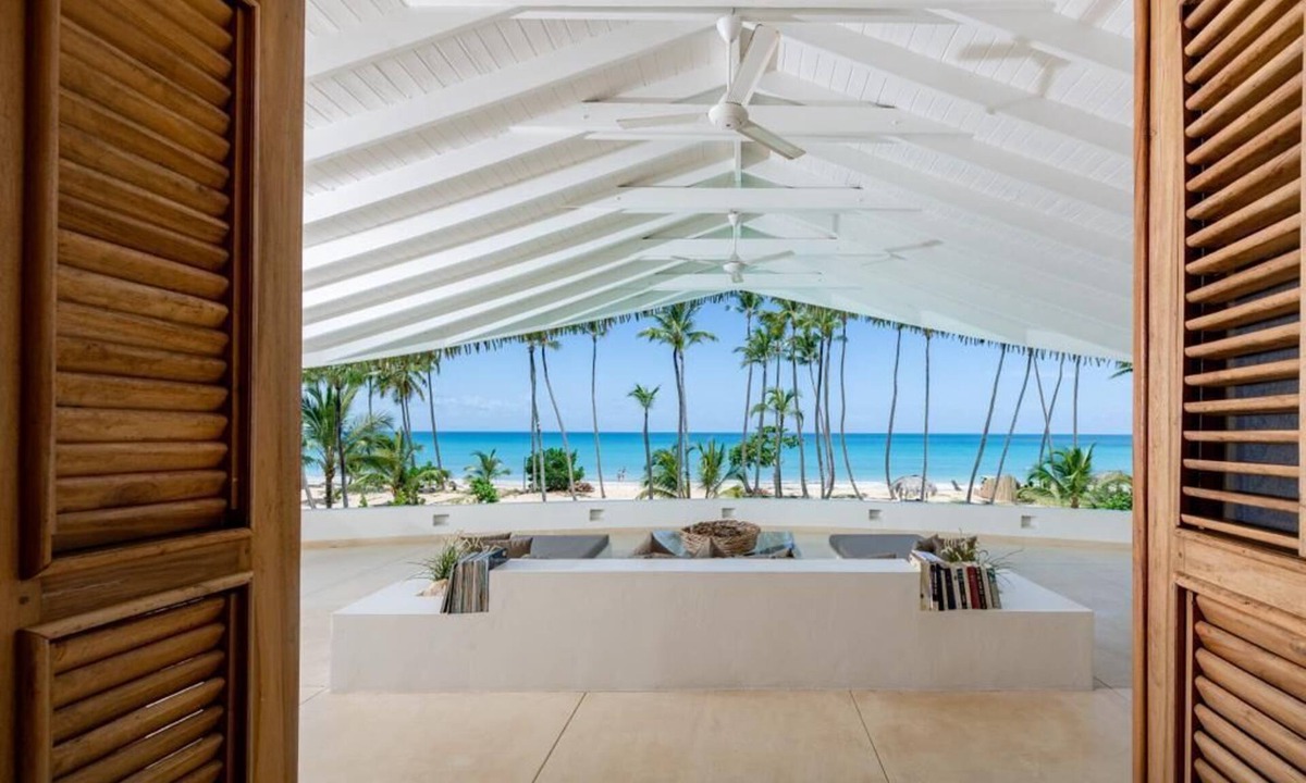 Las Terrenas Villa | Villa del Mar, Fully Staffed Luxury Beachfront Villa sleeps 28