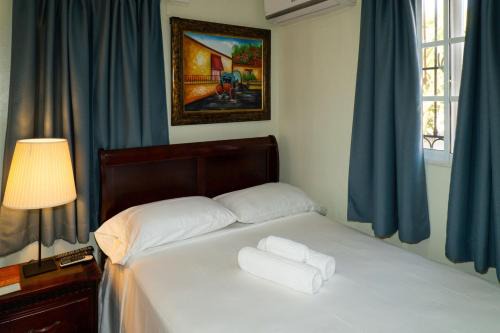 Reparto Ibarra Apartment | Villa Gumio 2BR Apt -7min walk Boca Chica Beach apts