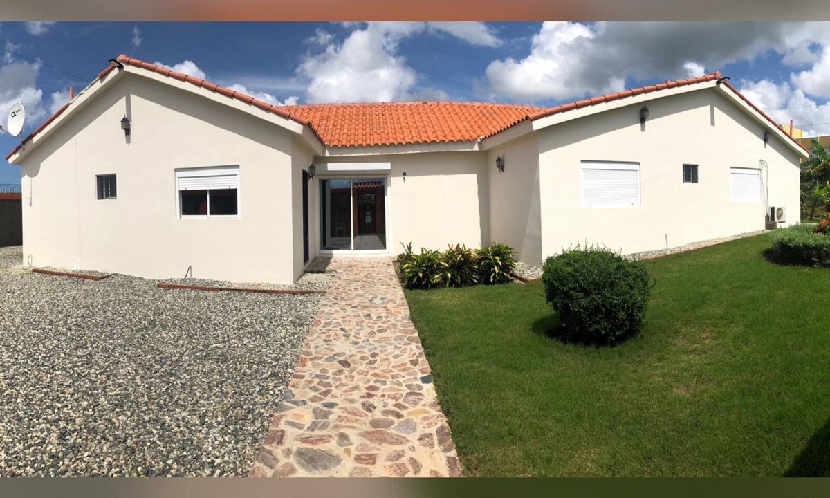 Boca Chica Villa | Villa Karukaera with swimming pool and guardian