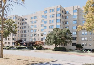 118 · St. Charles Suite #118 - Hotel Phillips in Bartlesville