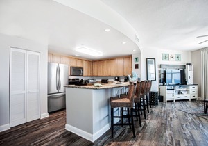 4 Complimentary Beach Chairs! Aqua 601 Oceanfront-3 Balconies! Sleeps 8+Clean in Panama City Beach