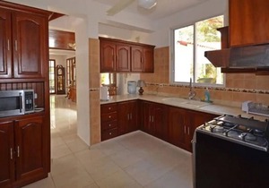 6BD 6BTH luxury party villa in central Sosua, guest-friendly, near everything!