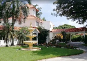 6BD 6BTH luxury party villa in central Sosua, guest-friendly, near everything!