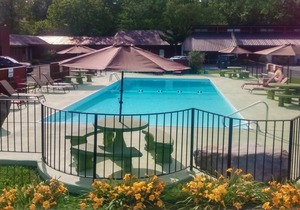 Beautiful studio unit at resort, sleeps 4 in Cosby