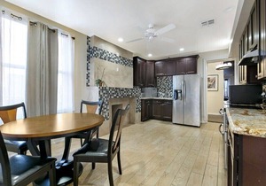 Carondelet Street Luxury Suites in Faubourg Lafayette