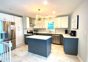 Cozy Family Beach Home w/Private Pool & Just Steps to the Beach in Isle Of Palms
