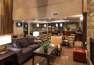Free Breakfast Included! Pool & Hot Tub Access. Great Location! in Carlsbad