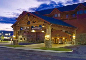 Great Smokies Lodge - Free Waterpark Passes - Near Golf, Dollywood, NASCAR Park in Sevierville