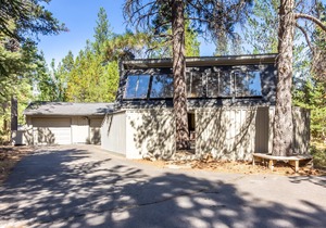 Ping Pong, Pool Table (3/4 size), Enclosed Deck, Hot Tub & Sun Room - LARK12 in Sunriver