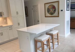 Southampton Getaway, 3 bed, 2 bath, Hot Springs SaltHot Tub, Pool, small Pet in Southampton