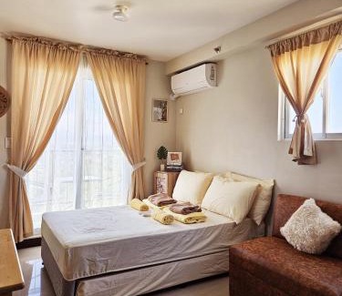 Lapu-Lapu Apartment | Saekyung Village 1 Phase 3 Condo with Side Window and Balcony