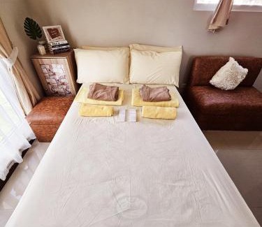 Lapu-Lapu Apartment | Saekyung Village 1 Phase 3 Condo with Side Window and Balcony