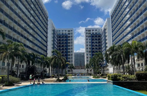 Barangay 76 Condo | 1-5pax Staycation Condo in Tower B