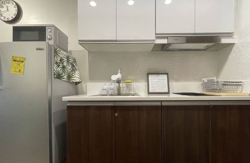 San Antonio Condo | 1-Bedroom Condo Unit at Ayala Avenue in Makati City with Netflix Apple TV Wifi