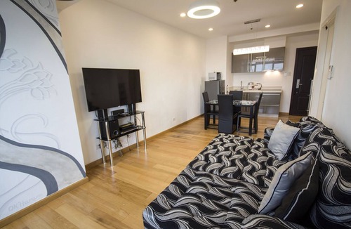 Downtown Apartment | 1-Bedroom Deluxe in Makati @ Milano 2807