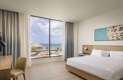 La Romana Hotel | 1 Bedroom Suite w/Ocean View Balcony, Outdoor Pool, Beach Access & Free Parking
