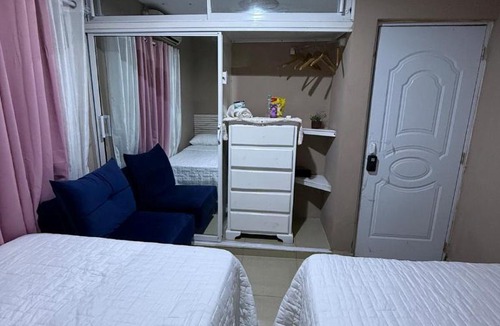 Azua House | 1 Habitacion con 2 camas dobles, en vivienda compartida en Azua