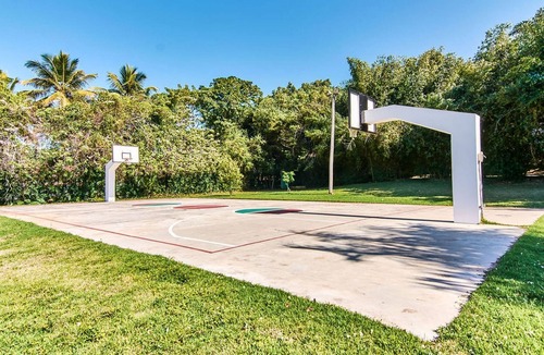 Urbanizacion Tavarez Villa | 12BD guest-friendly complex, pool, tennis/basket/soccer, near beach/shops/bars