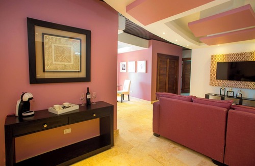 El Cortecito Apartment | 15BR Multi Unit w/Rooftop Plunge Pool