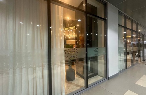 Barangay 76 Condo | 18 minutes walk from SMX Convention Center and 1 mile from Mall of Asia.
