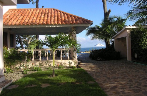 Playa Chiquita House | 1BD family-friendly casita with pool and ping-pong table, near ocean