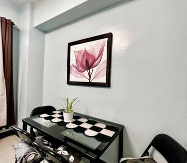 Pinagsama Apartment | 1BR Suite BGC Venice Grand Canal Staycation