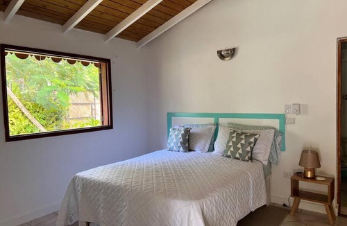La Ceiba House | 2-bedroom Bonita cottage with pool