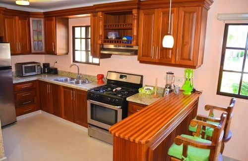 El Cortecito Condo | 2 BEDROOM CONDO WITH EASY WALKING ACCESS TO BEACH-SHOPPING-DINING
