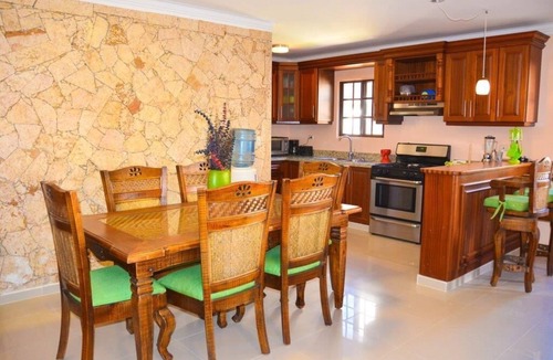 El Cortecito Condo | 2 BEDROOM CONDO WITH EASY WALKING ACCESS TO BEACH-SHOPPING-DINING