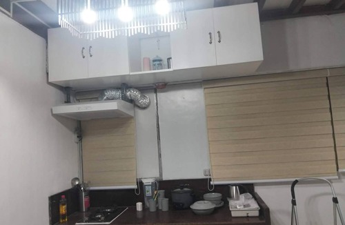 Cubao Apartment | 2-BR w/Full Kitchen & AC near Farmer’s Market, Araneta Coliseum & Greenhills