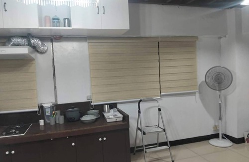 Cubao Apartment | 2-BR w/Full Kitchen & AC near Farmer’s Market, Araneta Coliseum & Greenhills