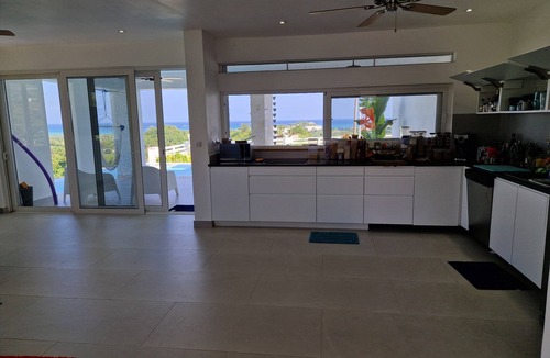 La Ceiba Villa | 2 rooms and 1 bathroom in shared luxury Villa. Seaview infinity pool - Hammocks.