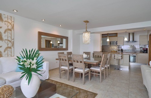 Villas Del Mar Apartment | 200 M^2| Beachfront| FullKitchen and Fast Wifi