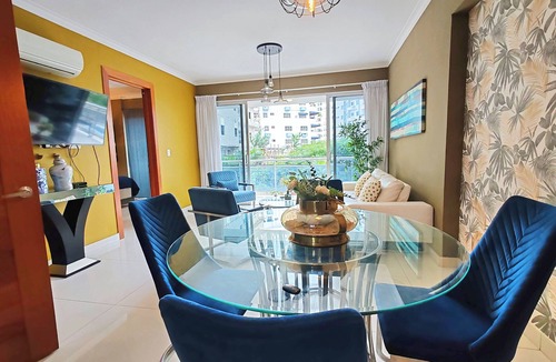 Ensanche Naco Apartment | 2BR Luxury Sunshine Apt 5 +Bonus