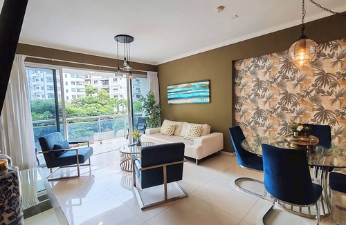 Ensanche Naco Apartment | 2BR Luxury Sunshine Apt 5 +Bonus
